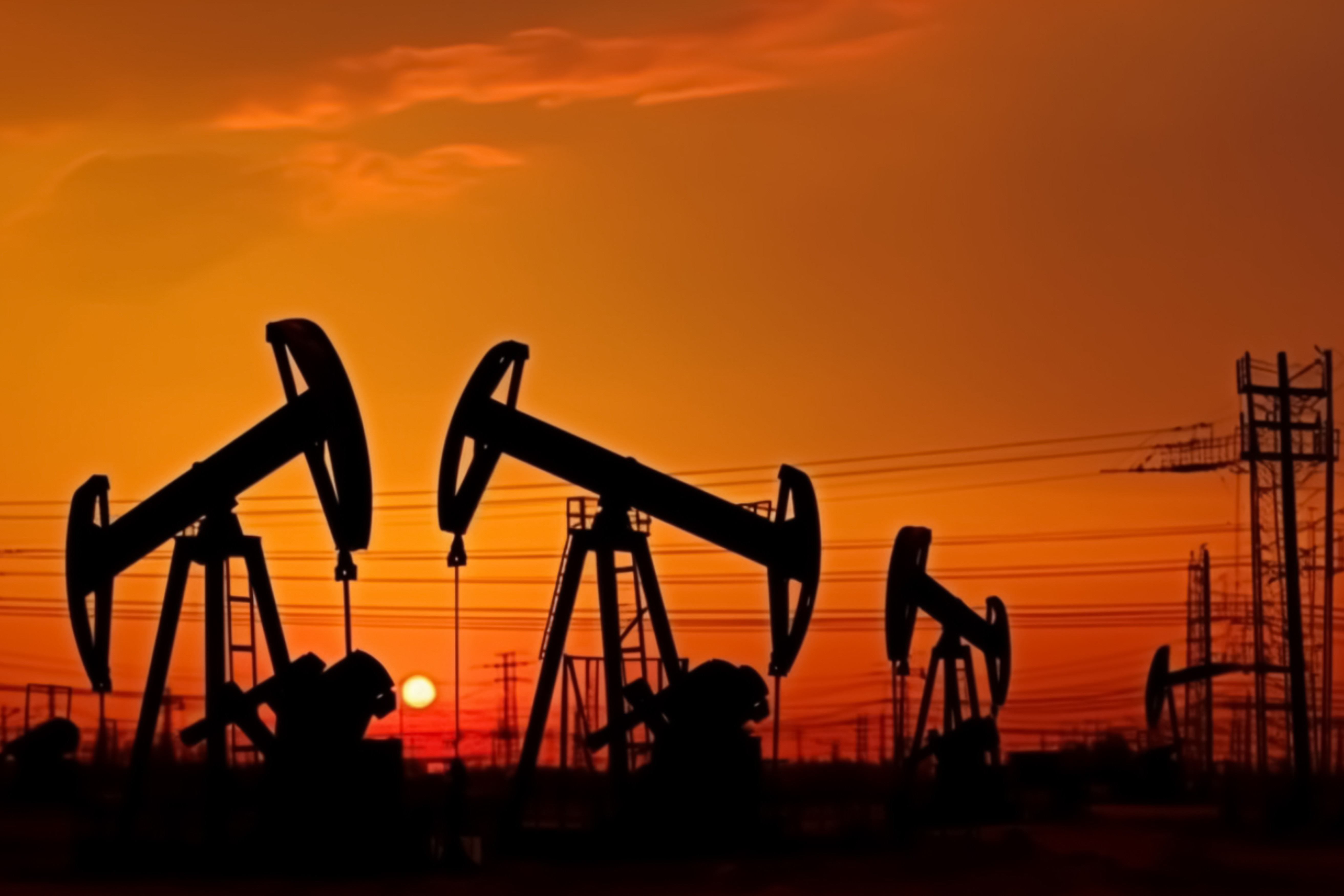 Augmentation des prix des produits pétroliers : les temps sont extrêmement difficiles, alerte Kesner Pharel